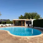 فيلة Noemi